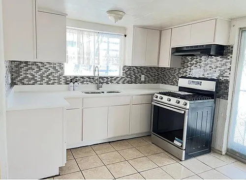 517 Bataan Cir Photo 1
