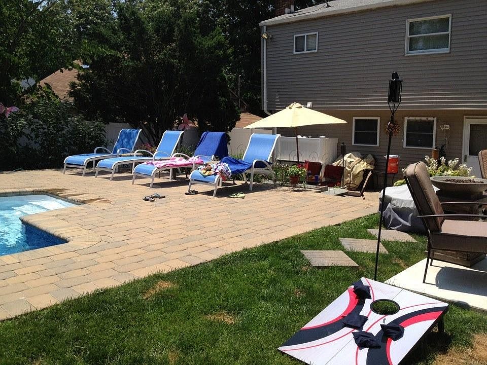 1st image of 216 1st St