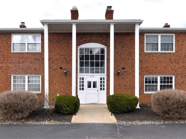 2854 Pease Dr, Rocky River, OH 44116