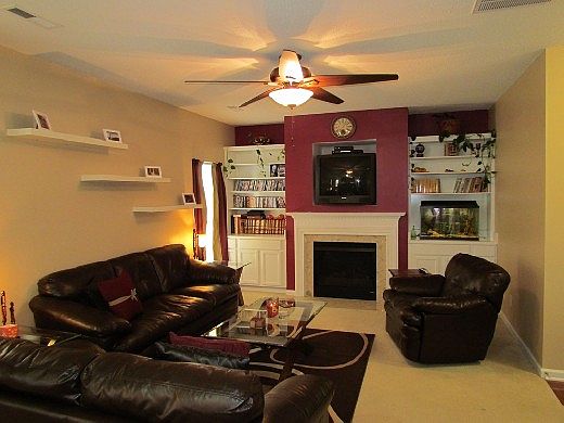 2nd image of 812 Woodlake Dr