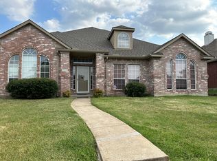 828 E Grubb Dr, Mesquite, TX 75149
