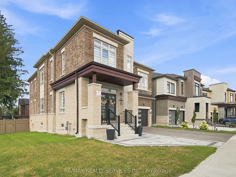 194 Coldwell Bay Cir — Photo 3