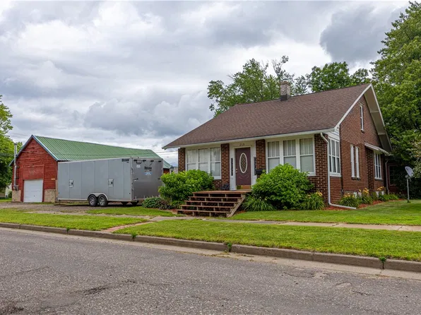 319 1st Street S, Ladysmith, WI 54848