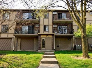 516 E Bailey Rd APT 102, Naperville, IL 60565