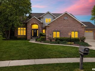 441 Coral Dr, Morton, IL