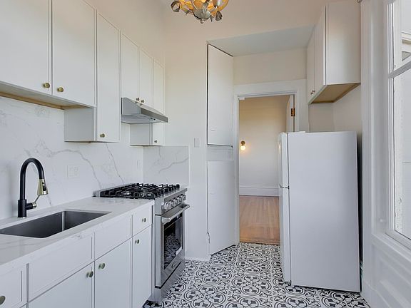 4th image of 2160 Vallejo St APT 6