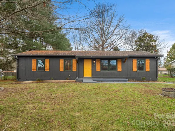 34 E Silverleaf Dr, Hendersonville, NC 28739