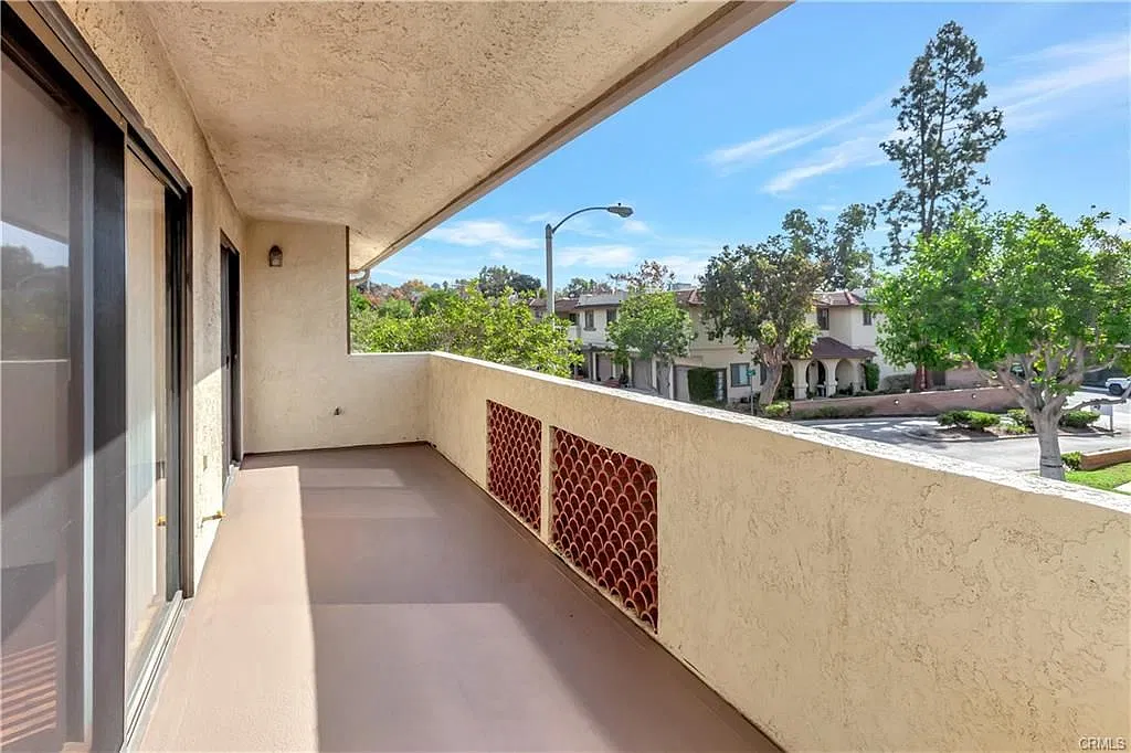 2 bed, 2.0 bath, 1152 sqft, $3,100 — Photo 3