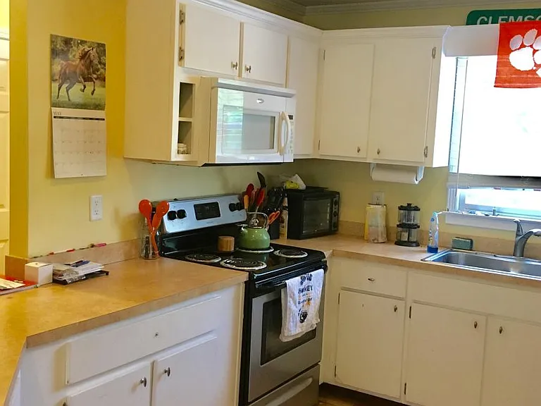 204 Oak St #4 — Photo 3