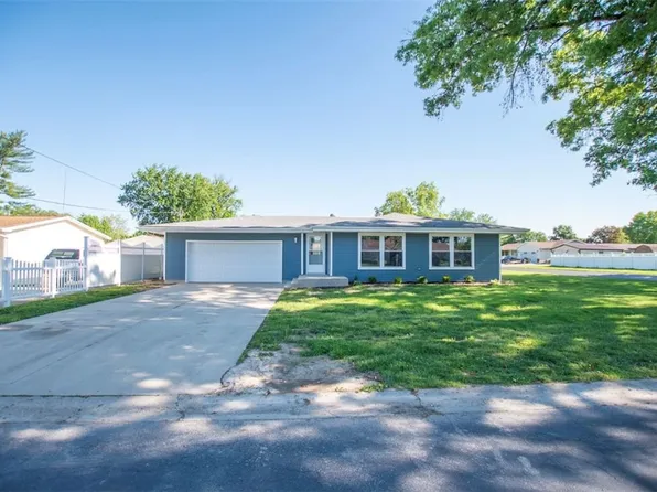 1100 Holiday Dr, Effingham, IL 62401