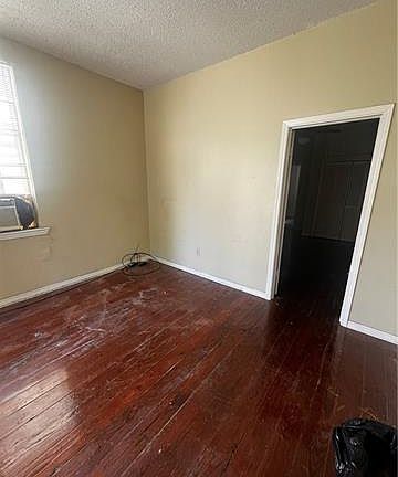 5th image of 213 N Bernadotte St