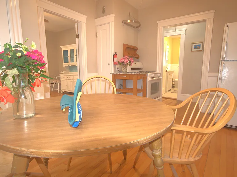 218 Howell St #2 — Photo 5