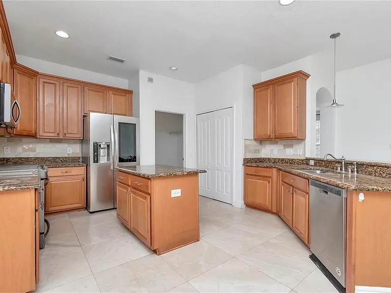 29822 Boyette Oaks Pl — Photo 9