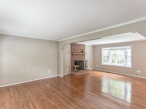 4th image of 702 Jenny Ann Ct