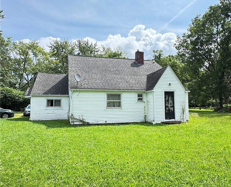 1st image of 547 Ewart Rd