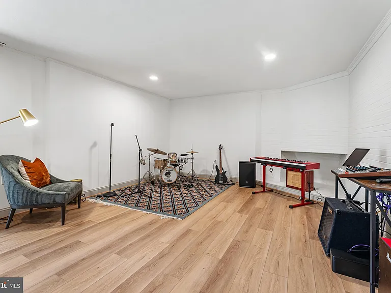 2820 Ellicott St NW — Photo 30