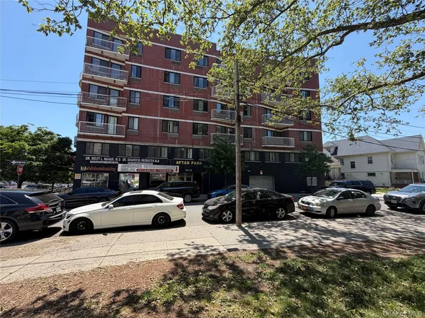 87-12 175th St #6B, Jamaica, NY 11432