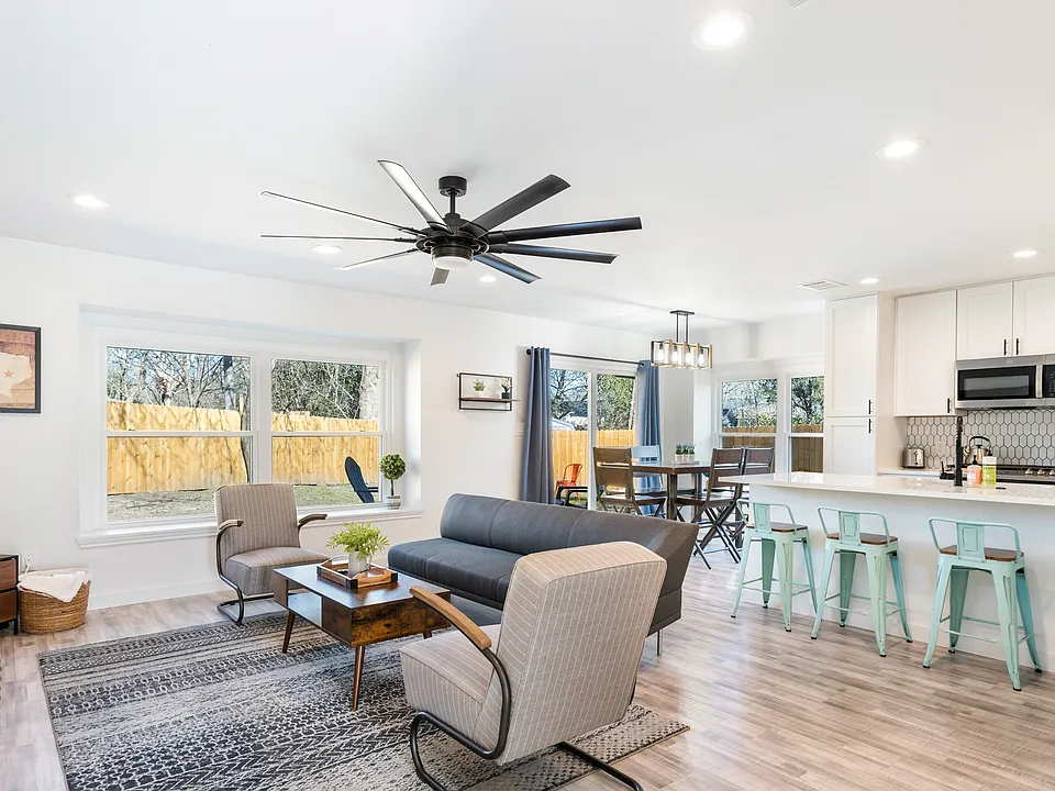 2306 Tamarisk Cir