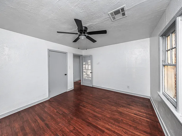 1414 NW 23rd St — Photo 16