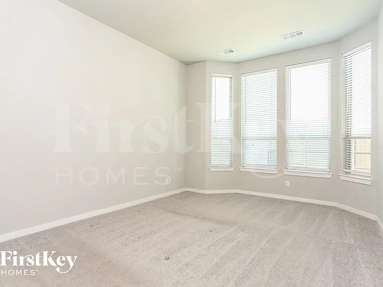 1714 Voltera Dr — Photo 8