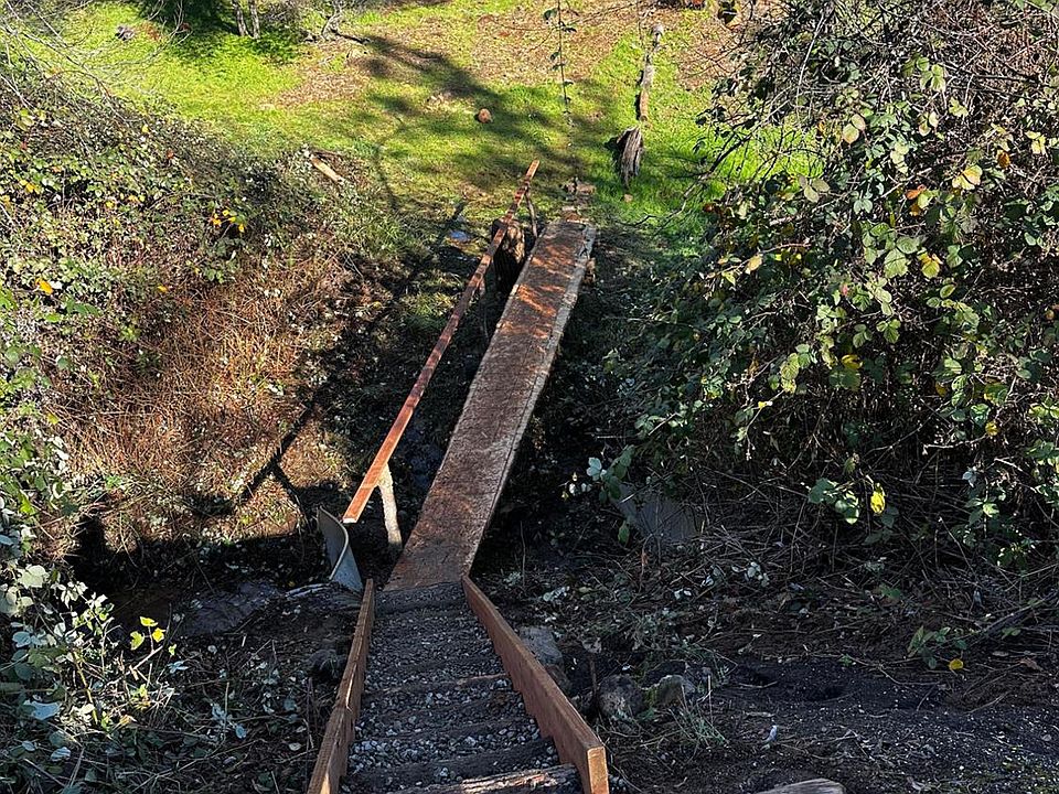 2nd image of 16798 Patricia Way