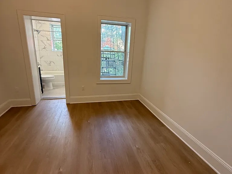 244 2nd St #2L — Photo 9