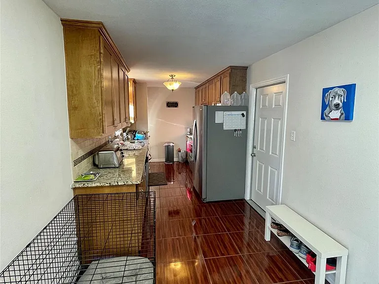 817 Bullock St — Photo 5