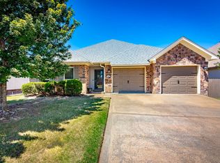 1335 Bobali Gdns, Conway, AR 72034
