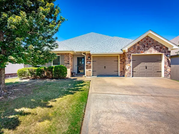 1335 Bobali Gdns, Conway, AR 72034
