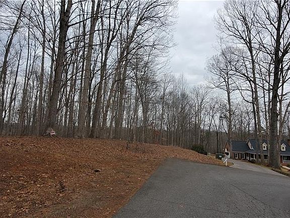 3rd image of 225 Forest Meadow Ln