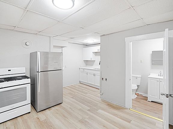 5th image of 39 Wall St APT 4