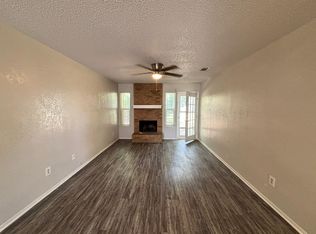 6925 Beaty St, Fort Worth, TX 76112