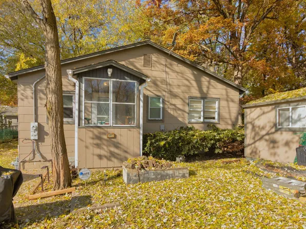 4917 Little Dr, McHenry, IL 60051