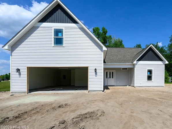 303 Ramonas Lake Court, New Bern, NC 28560