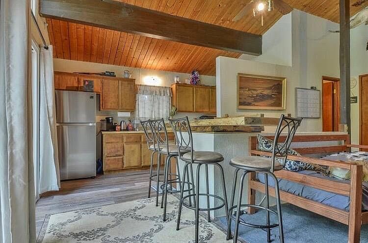 1st image of 923 Scola Ln
