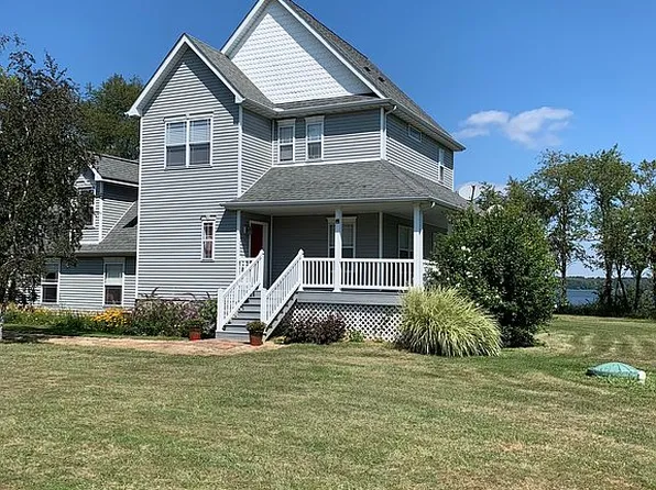 5314 Overlook Point Rd, Clinton, IL 61727