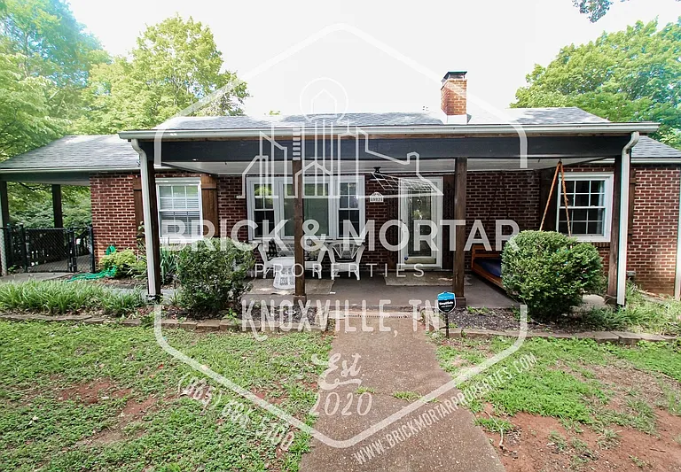503 Busbee Rd — Photo 2