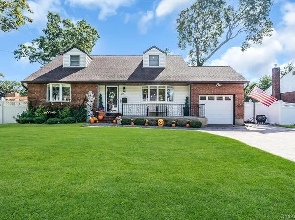 30 Rosalie Place, Commack, NY 11725