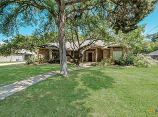 928 Mission Hills Dr, New Braunfels, TX 78130