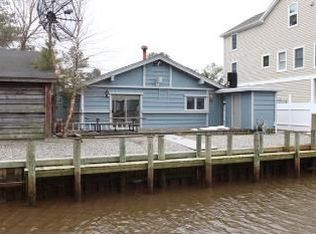 13 Pine St, Ocean View, DE 19970