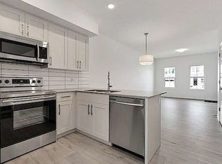 16642 31st Ave SW, Edmonton, AB T6W1A6