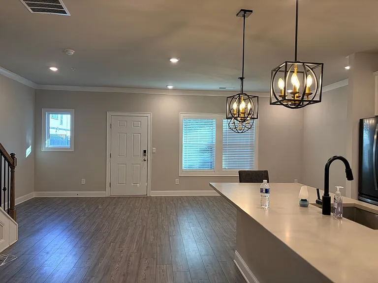 347 Lincoln St — Photo 30