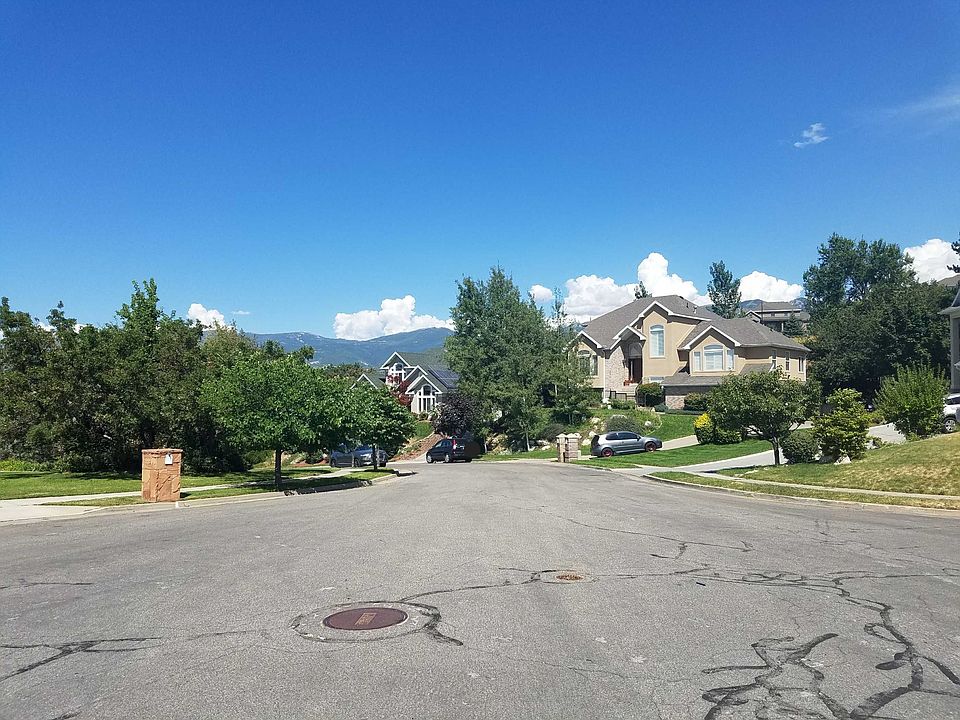 2nd image of 20 Scenic Hills Cir