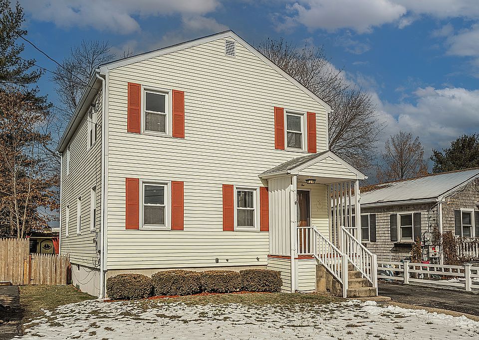 1st image of 32 Rippowam Rd