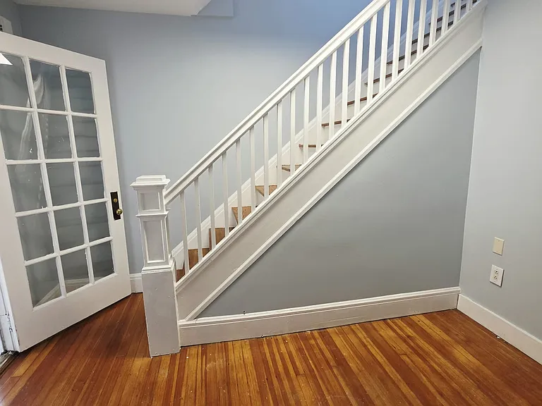 569 W 7th Ave #1A — Photo 16