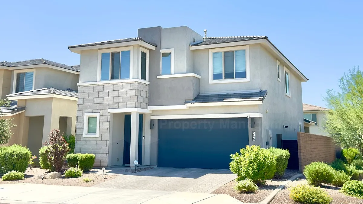 4 bed, 2.5 bath, 2464 sqft, $3,800 — Photo 2