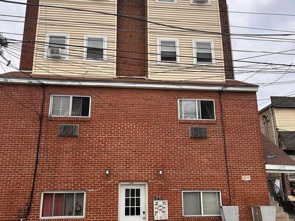 1200 E 9th St #109