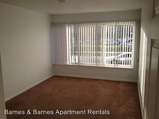 5th image of 326 Jarvis St #102