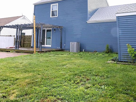 4th image of 160 Lebeau St