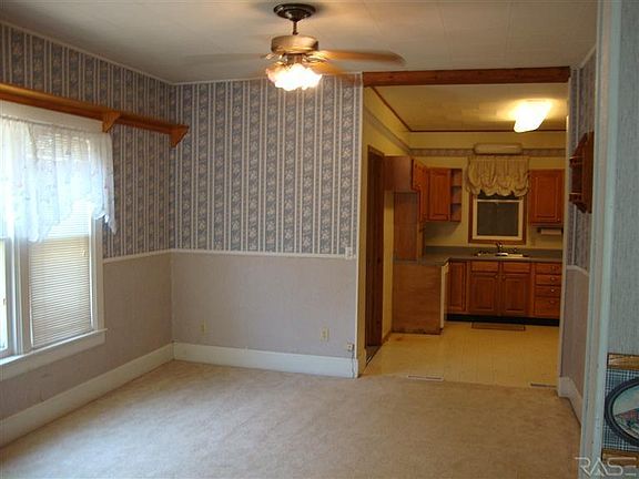 4th image of 209 W Farmer Ave